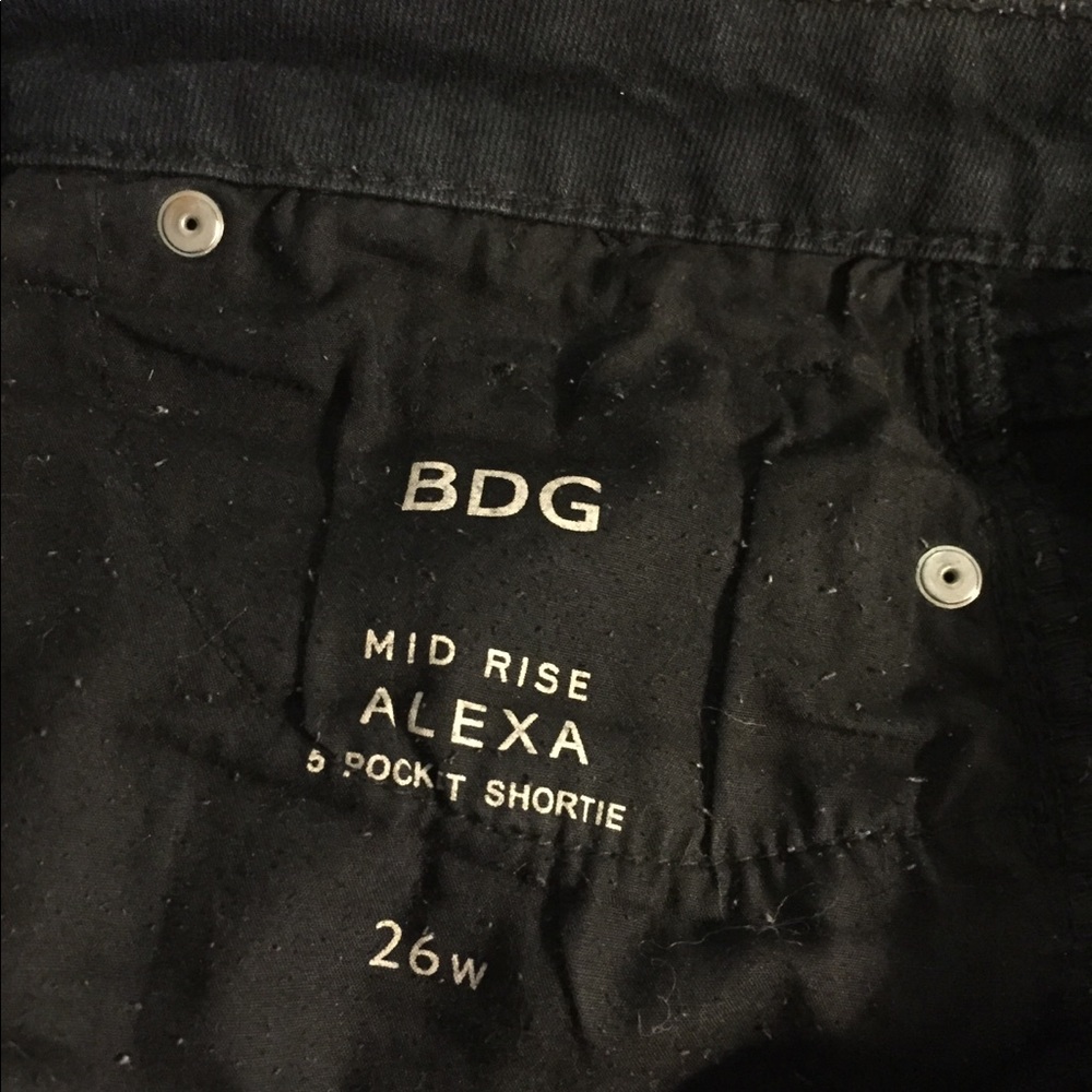 Urban Outfitters BDG Mid-Rise Black Shorts 26W - Picture 4 of 5